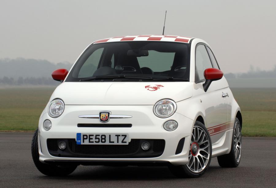  Abarth 500 2009 года  (UK) (фото 29 из 43)